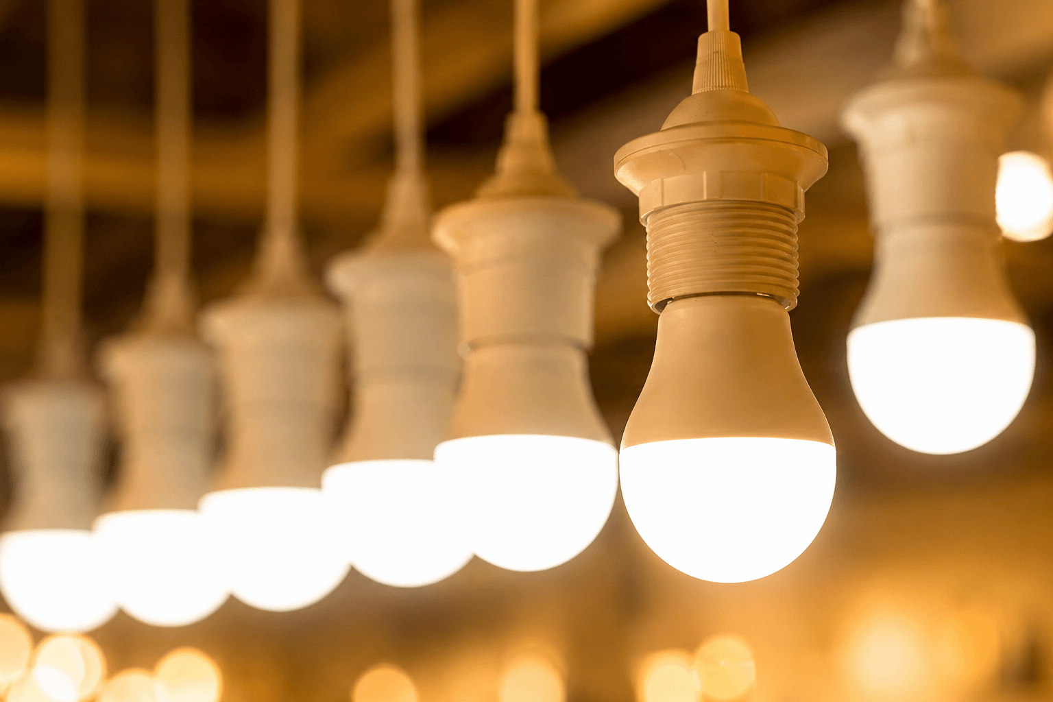 LED dimmers controlling warm pendant lamps